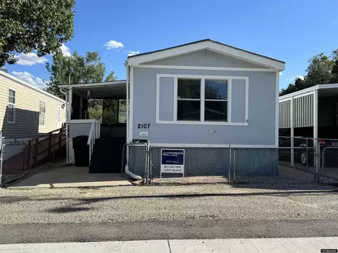 2107 E First Ln, Casper, WY 82609 photo 1