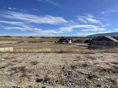 5357 Dolomite Cir, Casper, WY 82609 photo 1