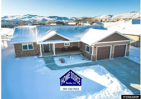 1035 Timber Dr, Lander, WY 82520 photo 1