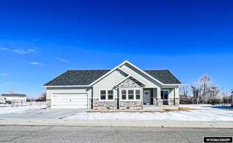 731 Willow Dr, Mountain View, WY 82939 photo 1