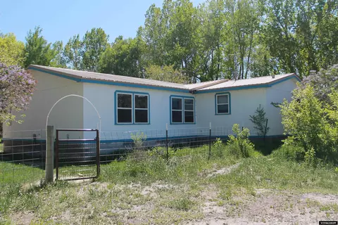 387 S Missouri Rd, Shoshoni, WY 82649