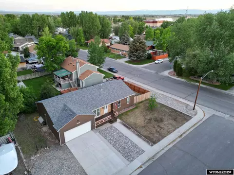 1005 Hillside Ave, Riverton, WY 82501