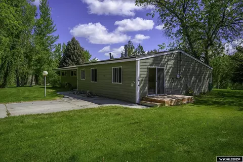 905 S 9th St, Basin, WY 82410