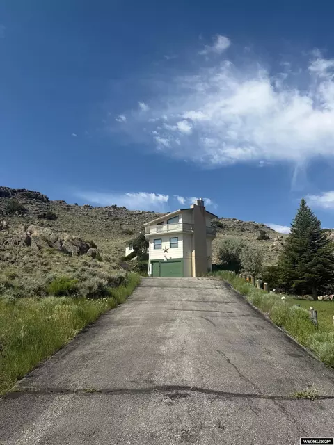 1630 Coulson Dr, Rawlins, WY 82301