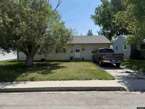 1335 Pine St, Casper, WY 82604 photo 1