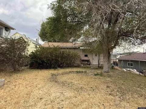 416 R St, Rock Springs, WY 82901
