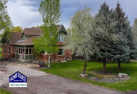 1105 N 2nd St, Lander, WY 82520