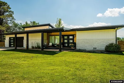 1212 Absaraka St, Sheridan, WY 82801