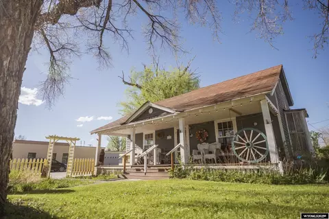 654 W Main St, Lander, WY 82520 photo 1