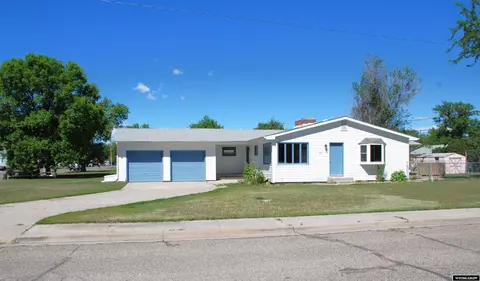 821 Obies Sue Ave, Worland, WY 82401
