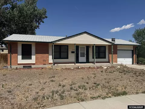 1310 Rose Marie Dr, Riverton, WY 82501