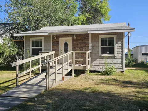 1205 Coburn Ave, Worland, WY 82401