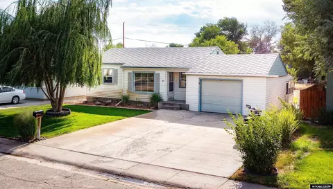 744 S 13th St, Worland, WY 82401