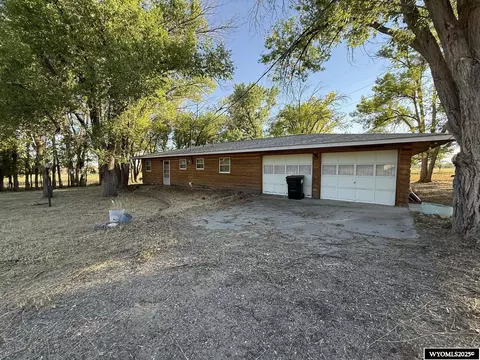 2955 Riverview Rd, Riverton, WY 82501