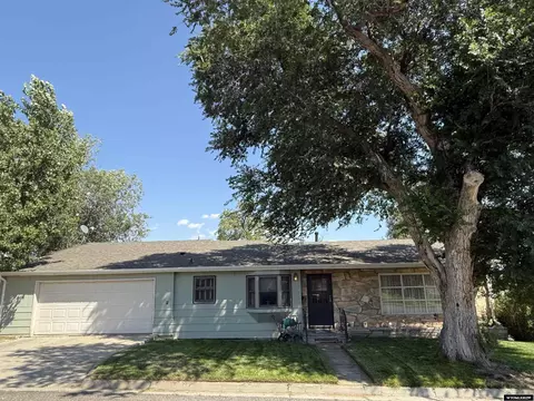 115 N 13th St, Thermopolis, WY 82443