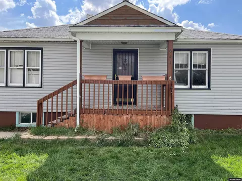 641 W Flaming Gorge Way, Green River, WY 82935