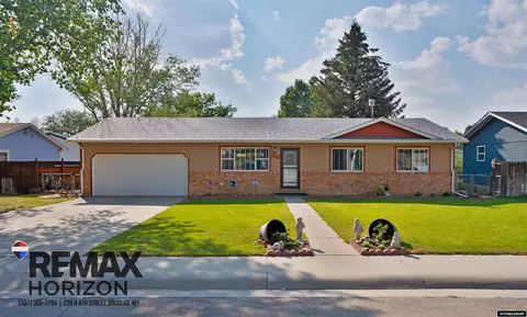 728 Grant St, Douglas, WY 82633