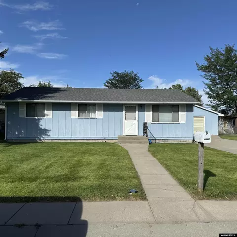 1818 E H St, Torrington, WY 82240