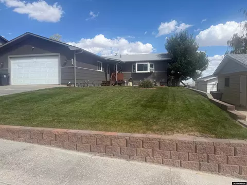 1221 Ritter St, Rawlins, WY 82301
