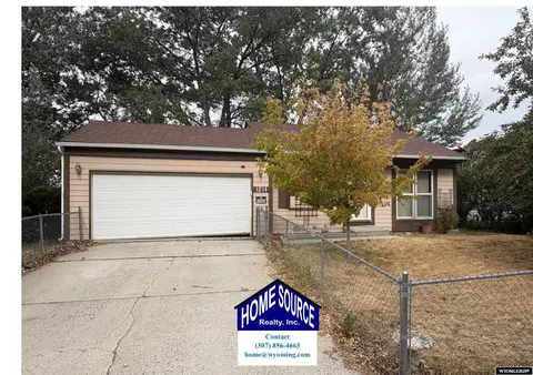 1214 Pinecrest St, Riverton, WY 82501