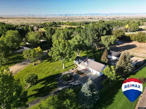 460 Country Club Dr, Riverton, WY 82501