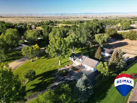 460 Country Club Dr, Riverton, WY 82501