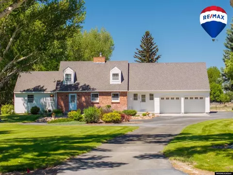 460 Country Club Dr, Riverton, WY 82501