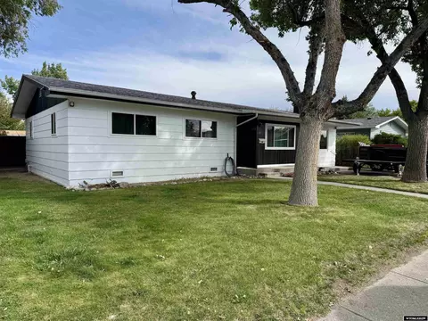 401 N 14th E, Riverton, WY 82501