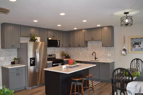 217 E St N, Lyman, WY 82937