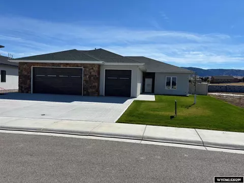 3127 Palmer Dr, Casper, WY 82601