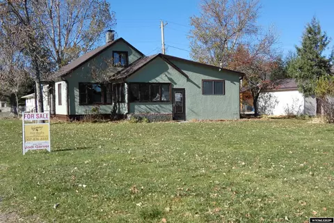 233 W Laramie St, Guernsey, WY 82214