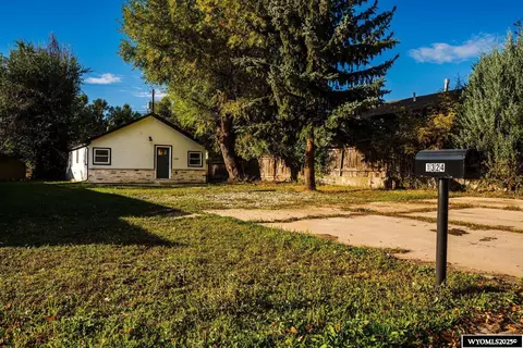 1324 Lewis St, Sheridan, WY 82801
