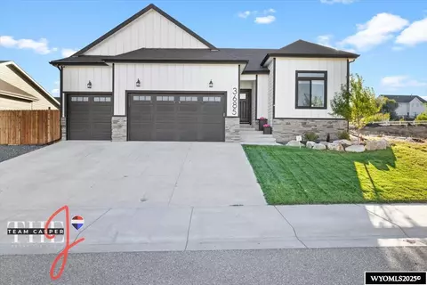 3685 Red Wolf Dr, Casper, WY 82604