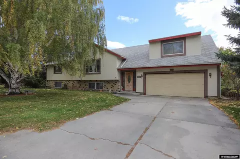 719 Fullerton Ave, Buffalo, WY 82834