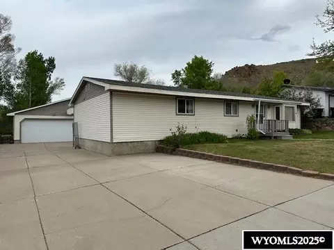 530 Juniper St, Green River, WY 82935