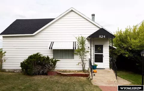 824 Lombard St, Evanston, WY 82930