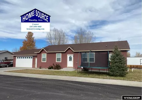 810 Cliff Ave, Riverton, WY 82501