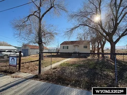 155 Lane 3, Thermopolis, WY 82443