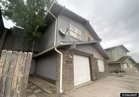 923 Mountain View Dr, Gillette, WY 82716