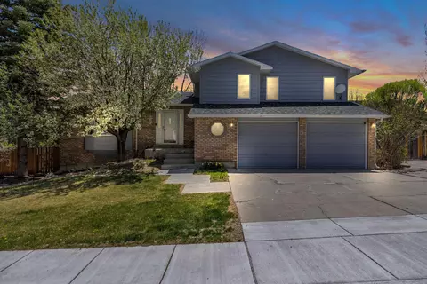 435 Evans Dr, Green River, WY 82935
