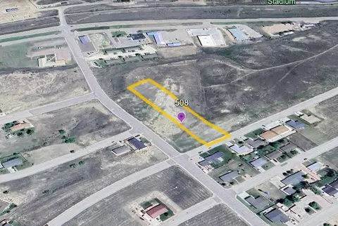 508 Emigrant Dr, Glenrock, WY 82637