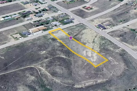 514 Emigrant Dr, Glenrock, WY 82637
