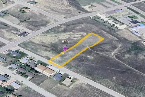 520 Emigrant Dr, Glenrock, WY 82637