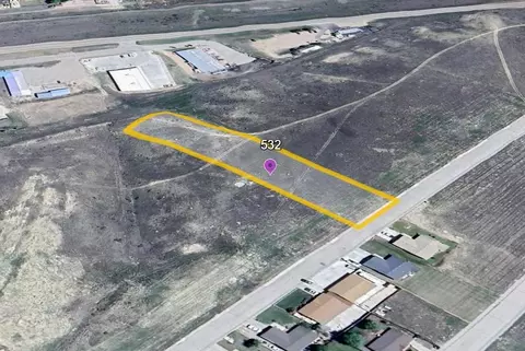 532 Emigrant Dr, Glenrock, WY 82637