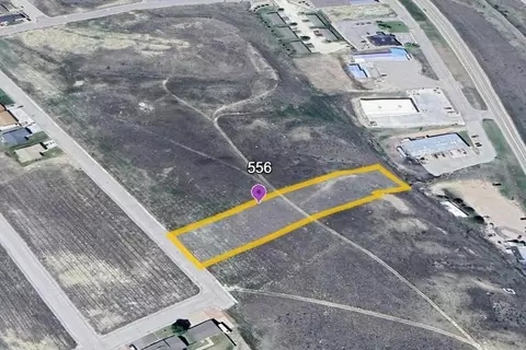 556 Emigrant Dr, Glenrock, WY 82637