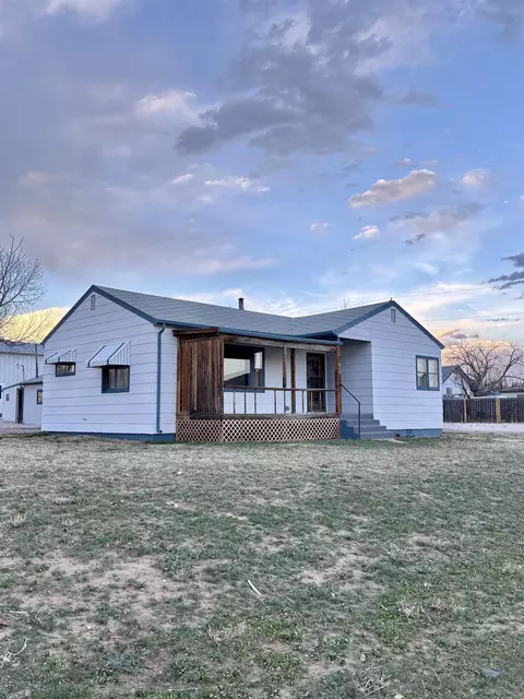 610 Charles St, Douglas, WY 82633