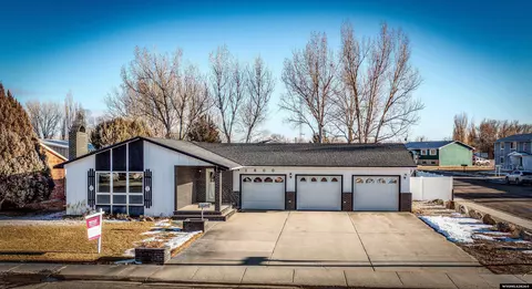 1800 Circle Rd, Worland, WY 82401