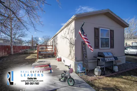 223 N 7th St, Glenrock, WY 82637