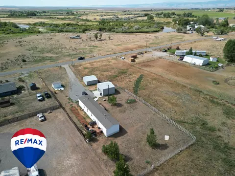 30 Mission Rd, Riverton, WY 82501
