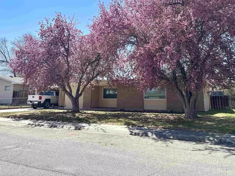 910 Big Horn Dr, Riverton, WY 82501
